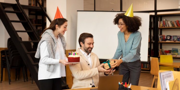 Meaningful Ways to Celebrate Employee Work Anniversaries
